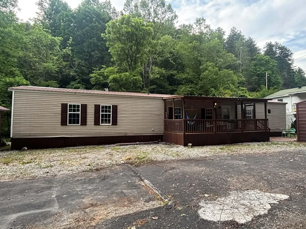 4801 Kentucky 550 Hindman KY 41822