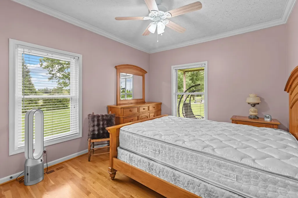 876 Sebree Road Stamping Ground KY 40379