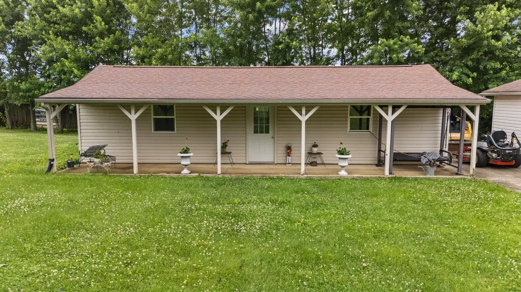 876 Sebree Road Stamping Ground KY 40379