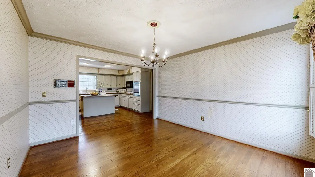 1551 Oxford Drive Murray KY 42071