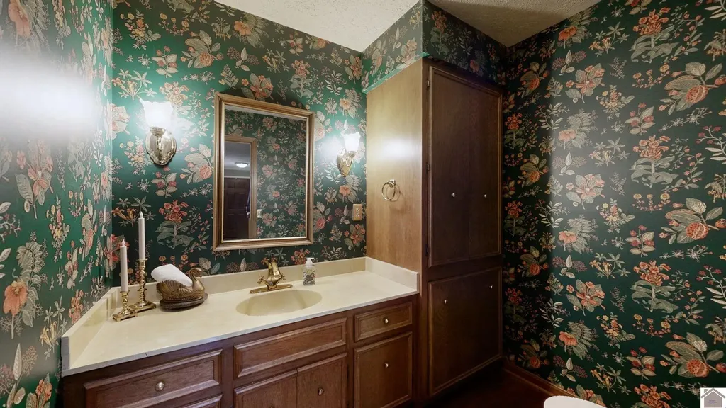 1551 Oxford Drive Murray KY 42071