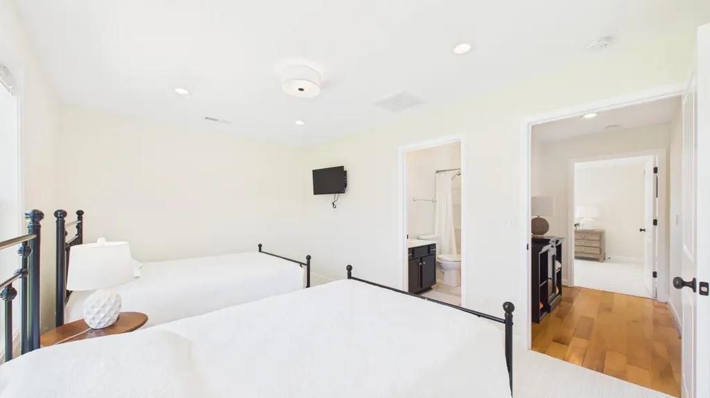 403 Moon Bay Drive Kuttawa KY 42055