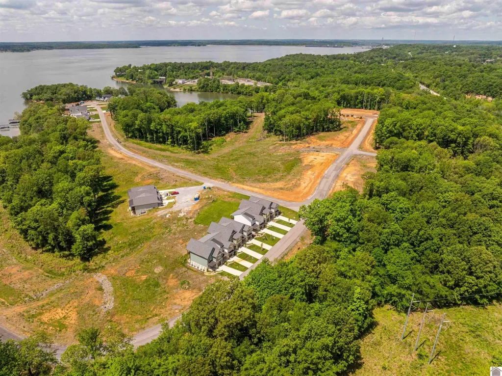 1140 Eagle Rest Drive Grand Rivers KY 42045
