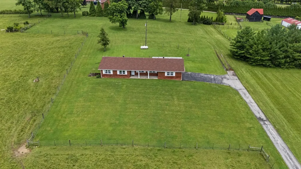 1055 Graves Road Stamping Ground KY 40379
