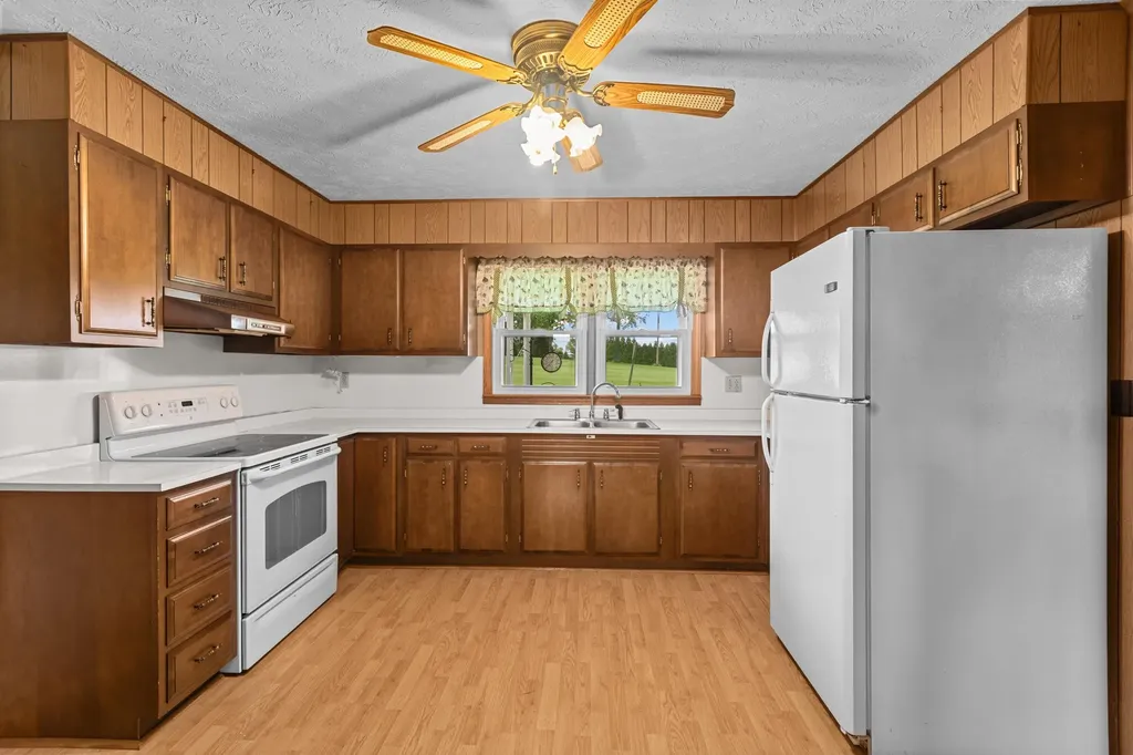 1055 Graves Road Stamping Ground KY 40379