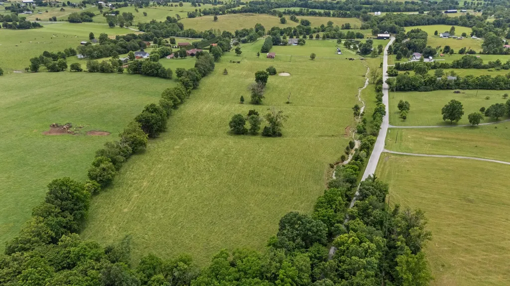 1055 Graves Road Stamping Ground KY 40379
