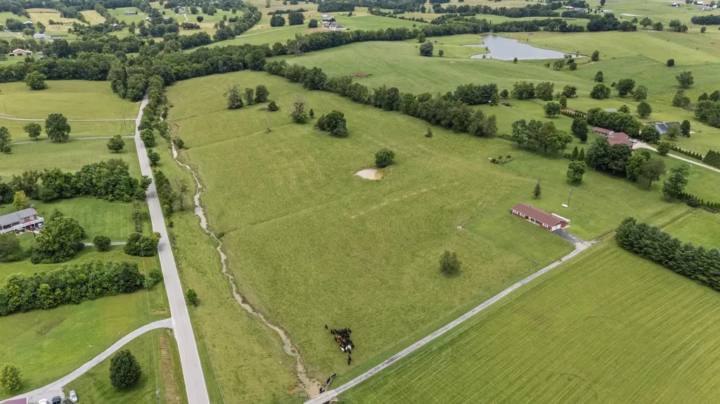 1055 Graves Road Stamping Ground KY 40379