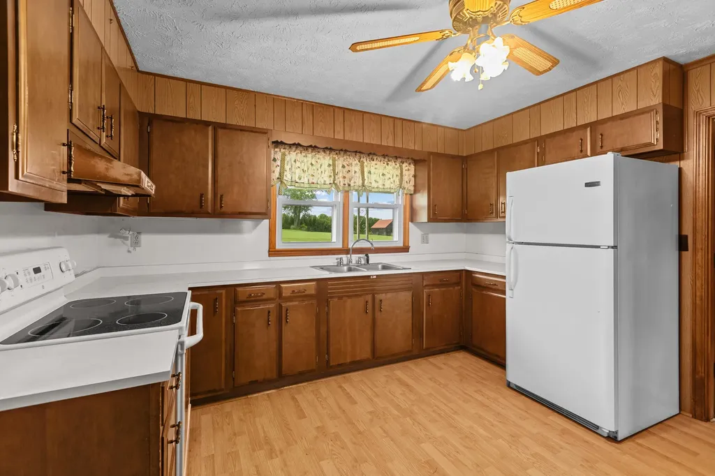 1055 Graves Road Stamping Ground KY 40379