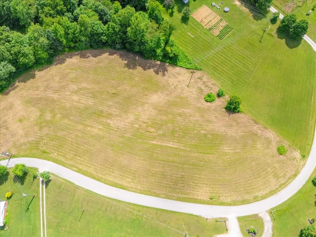 9999 Little Arthur Ridge Road East Bernstadt KY 40729