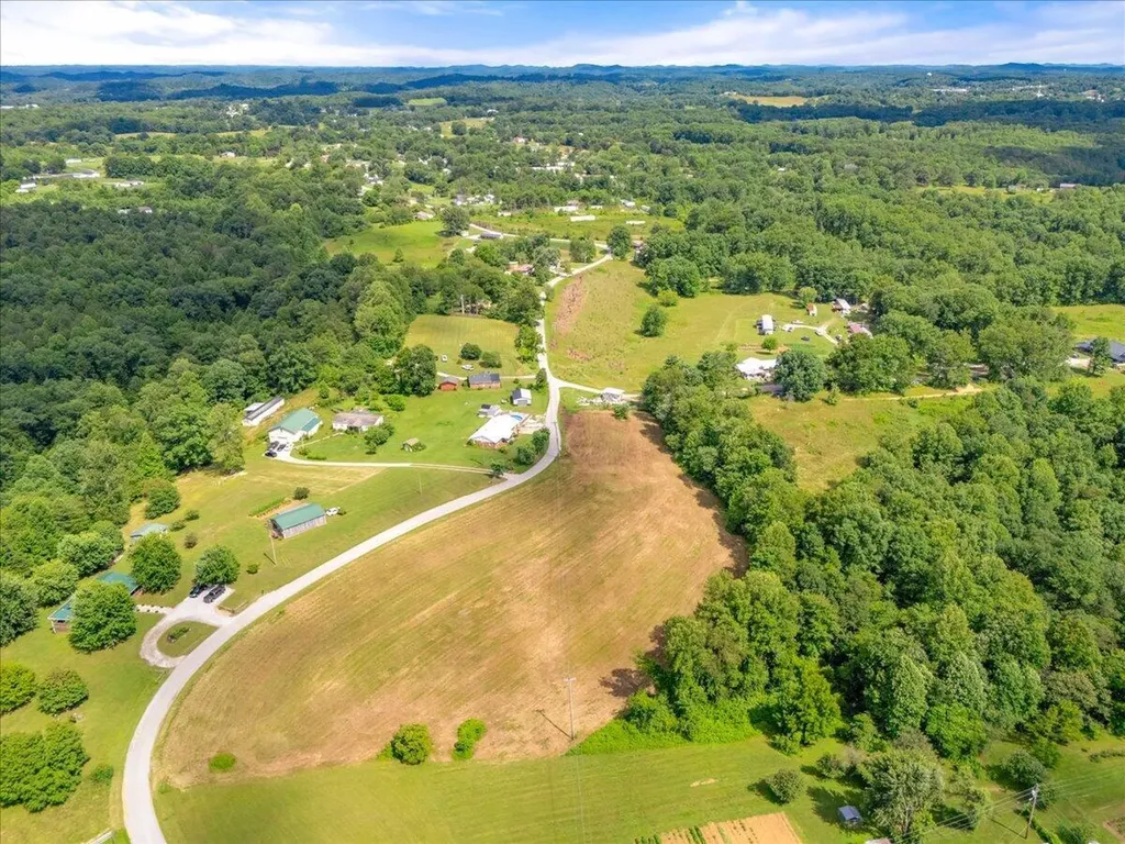 9999 Little Arthur Ridge Road East Bernstadt KY 40729