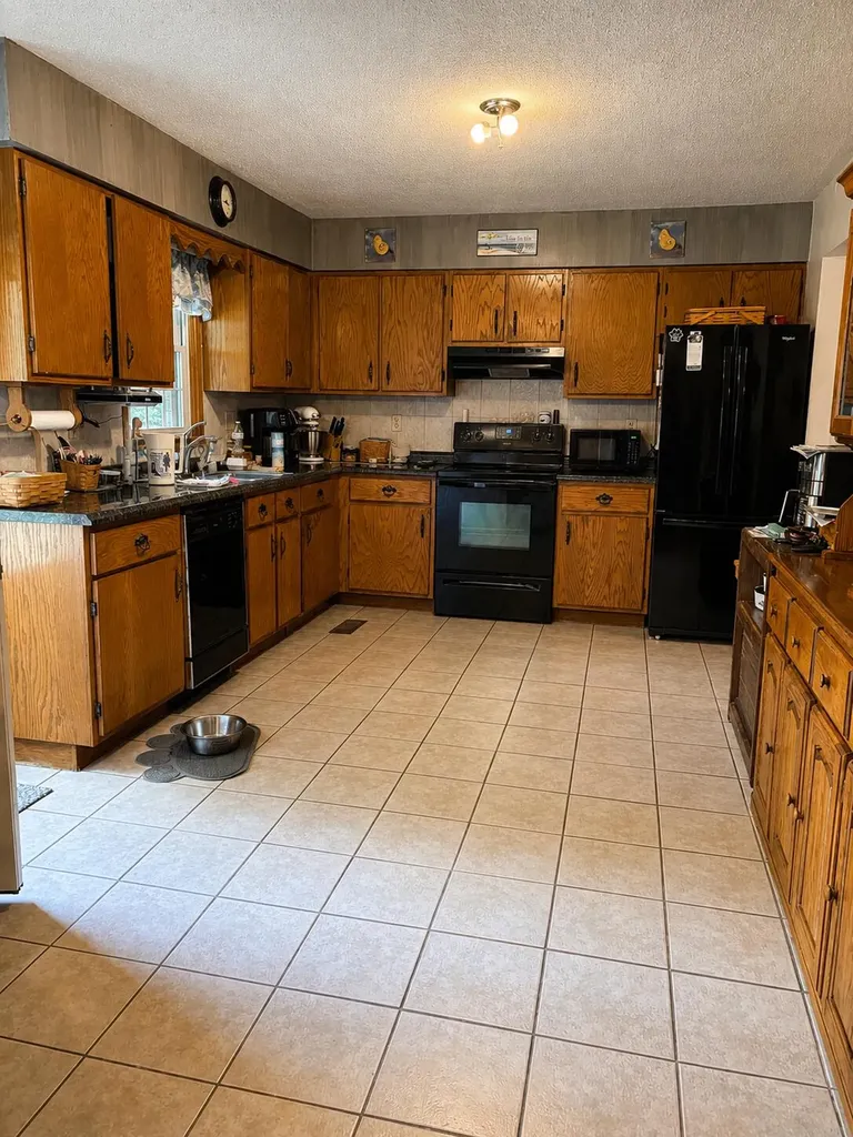 13019 Kentucky 70 Yosemite KY 42566