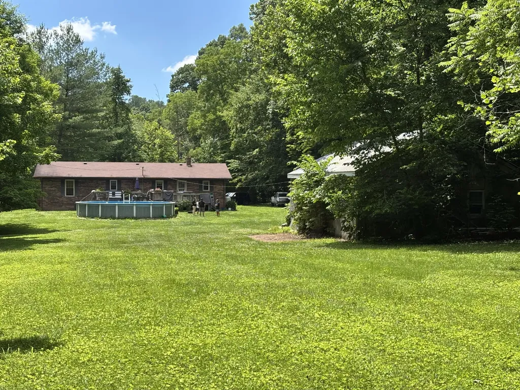 13019 Kentucky 70 Yosemite KY 42566