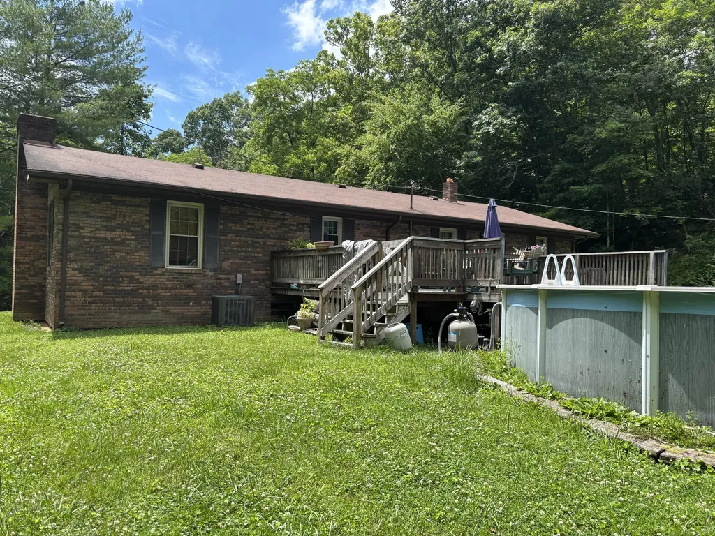 13019 Kentucky 70 Yosemite KY 42566