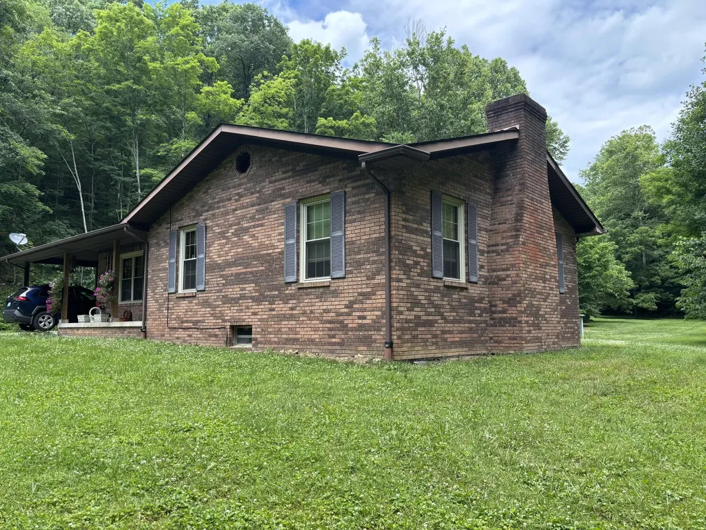 13019 Kentucky 70 Yosemite KY 42566