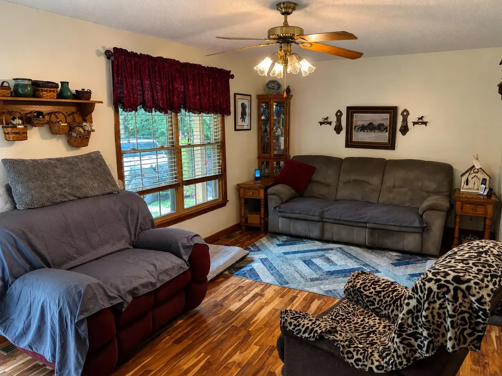 13019 Kentucky 70 Yosemite KY 42566