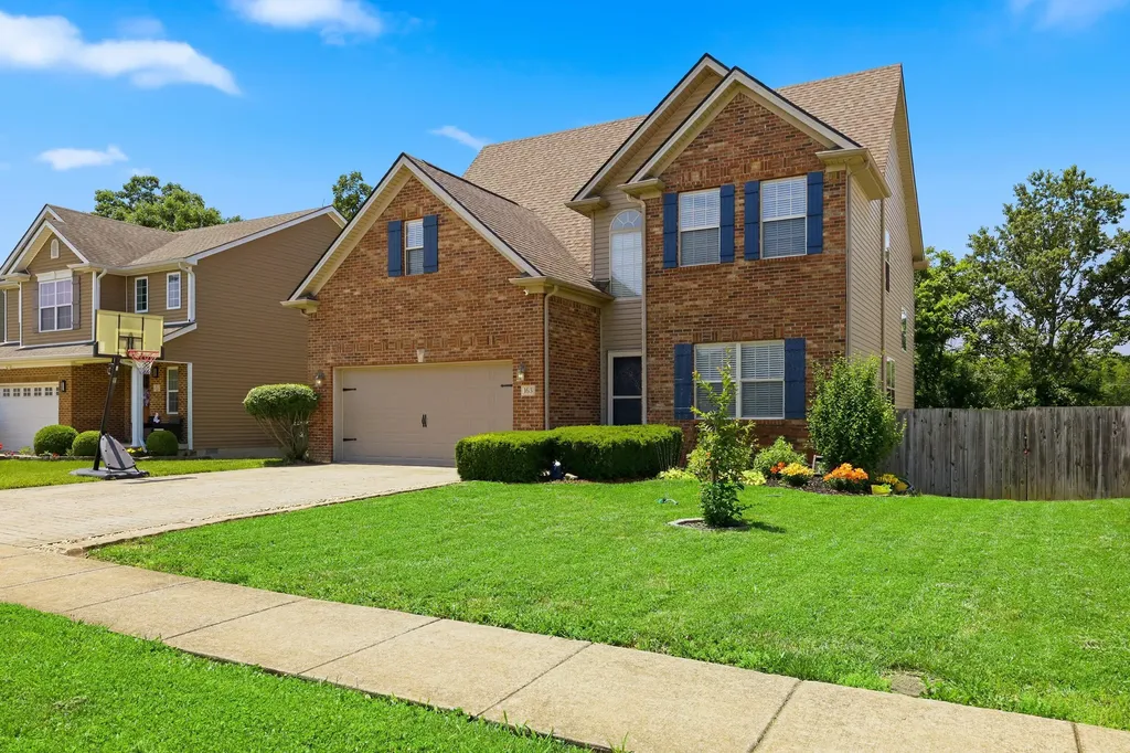 163 Santa Barbara Boulevard Georgetown KY 40324
