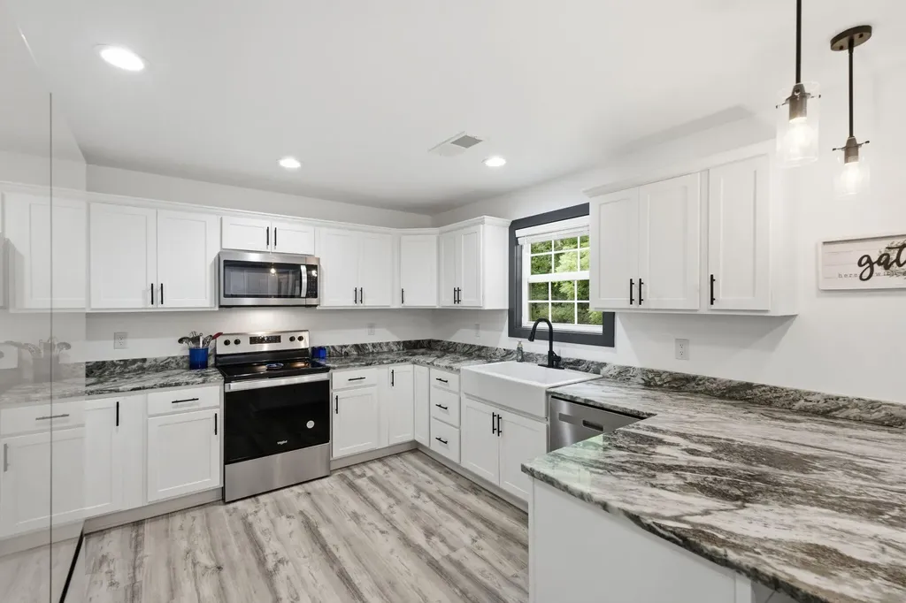 256 Waco Heights Waco KY 40385