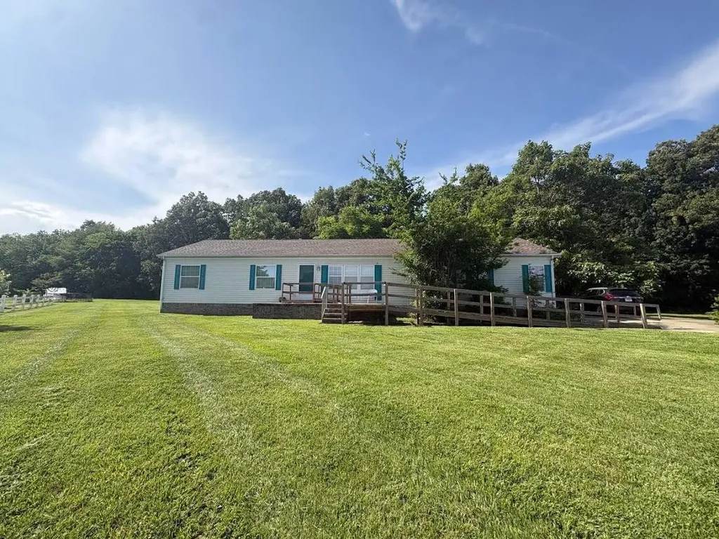 115 Lake Court Kevil KY 42053