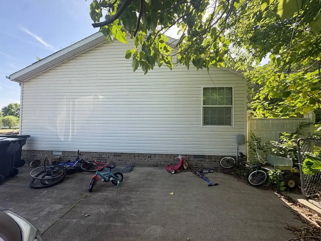 115 Lake Court Kevil KY 42053
