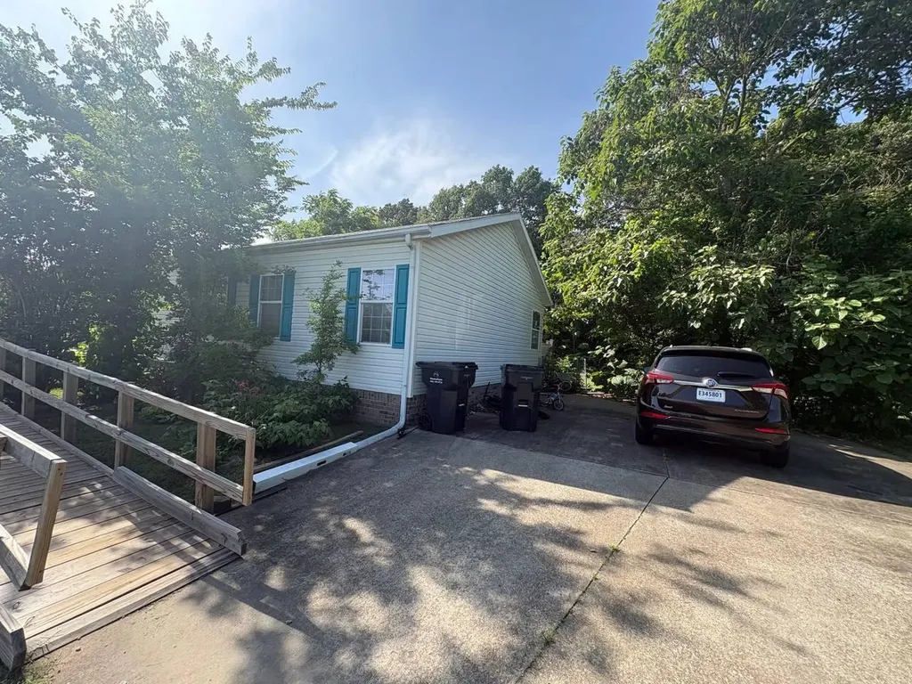115 Lake Court Kevil KY 42053
