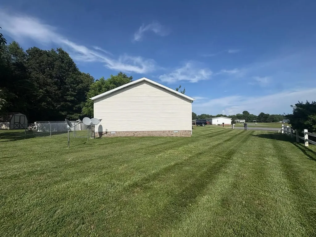 115 Lake Court Kevil KY 42053
