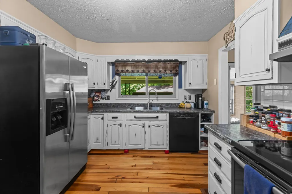 3695 Tarr Ridge Road Frenchburg KY 40322