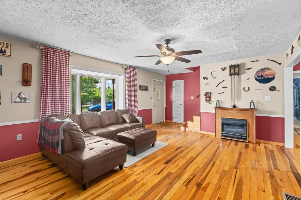 3695 Tarr Ridge Road Frenchburg KY 40322