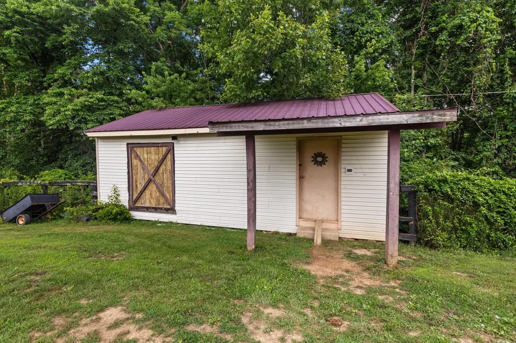 3695 Tarr Ridge Road Frenchburg KY 40322