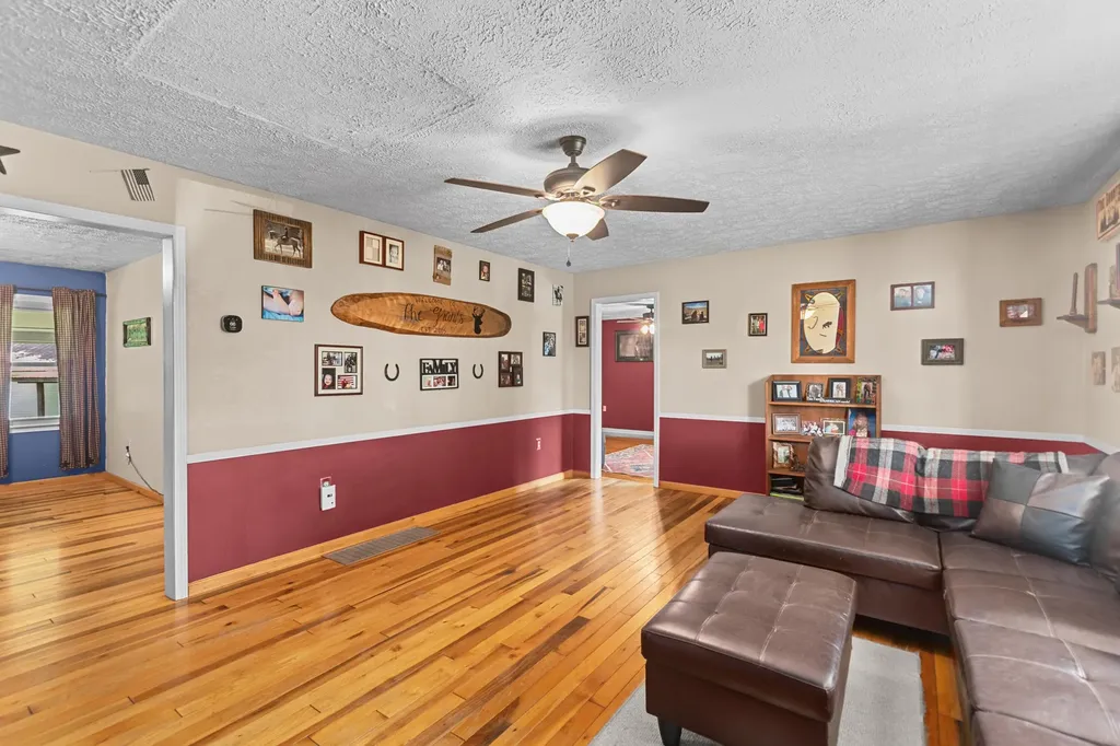 3695 Tarr Ridge Road Frenchburg KY 40322