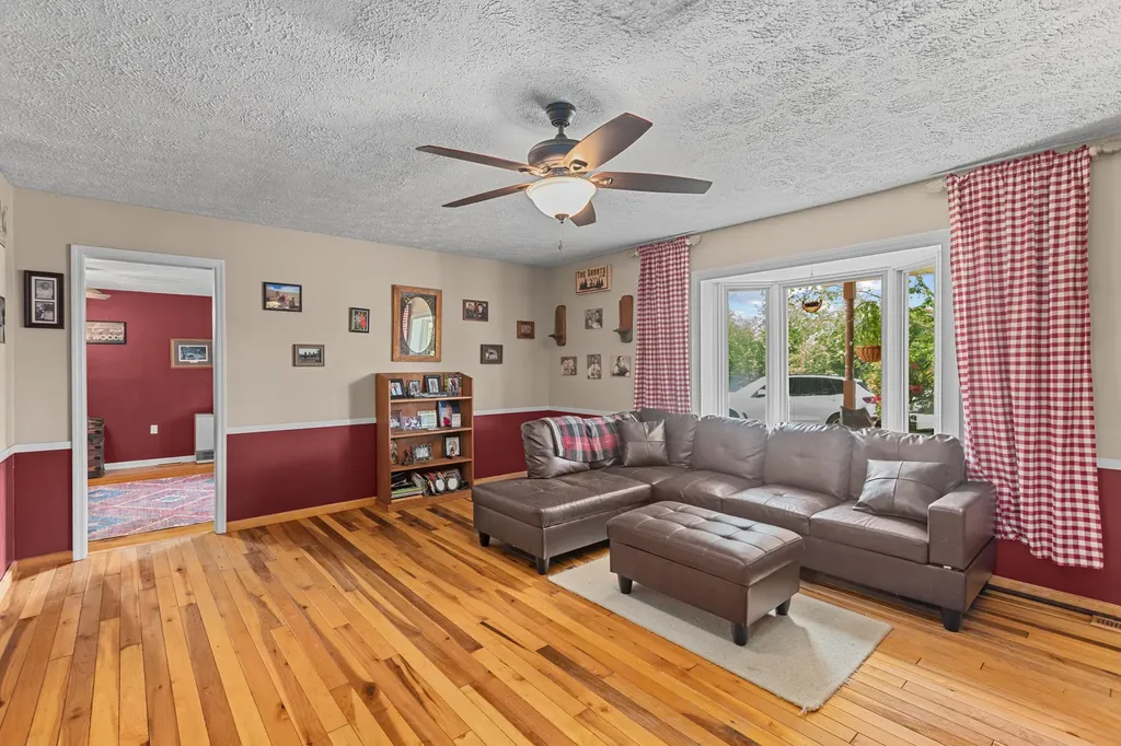 3695 Tarr Ridge Road Frenchburg KY 40322