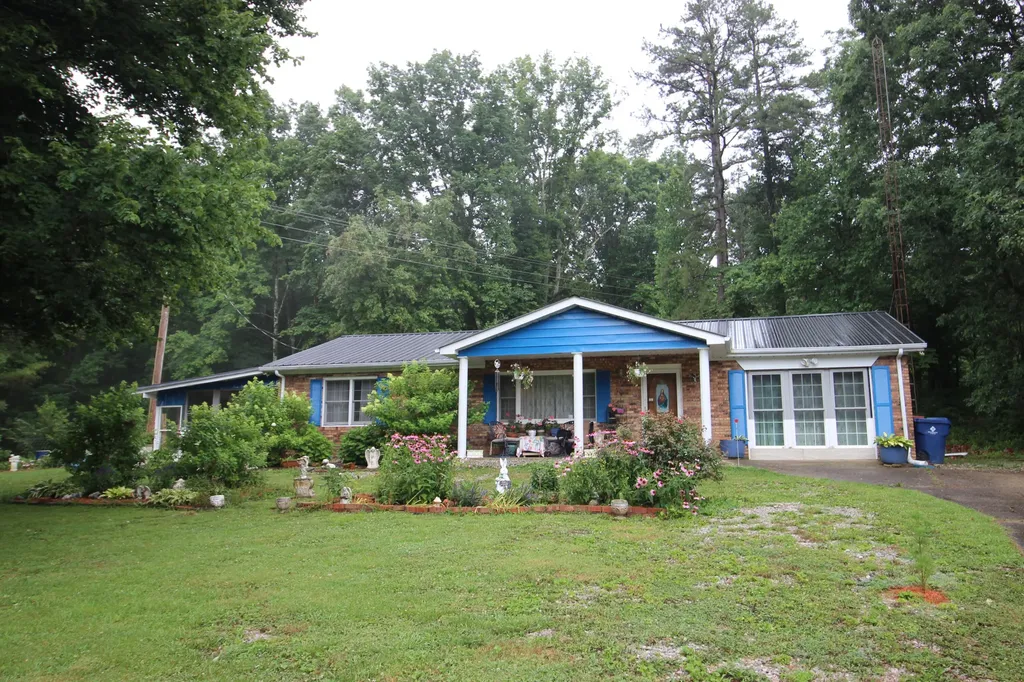 4590 Kentucky 90 Parkers Lake KY 42634