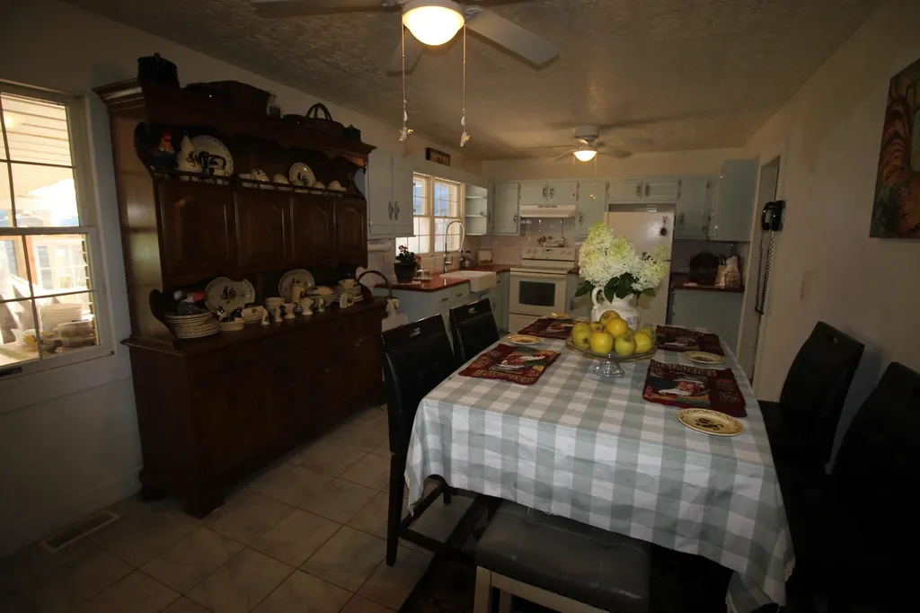 4590 Kentucky 90 Parkers Lake KY 42634