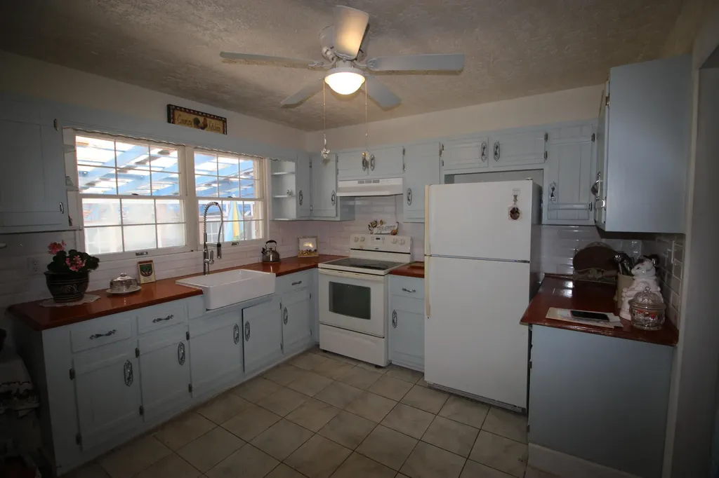 4590 Kentucky 90 Parkers Lake KY 42634