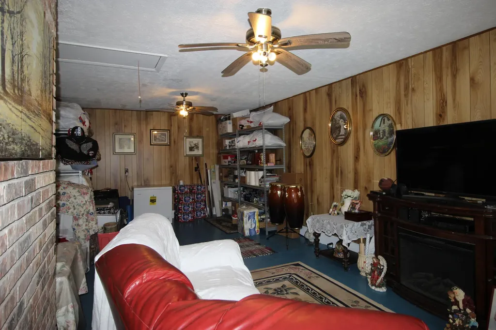 4590 Kentucky 90 Parkers Lake KY 42634