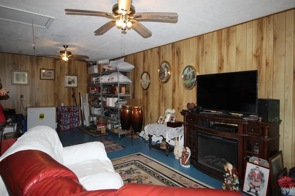 4590 Kentucky 90 Parkers Lake KY 42634