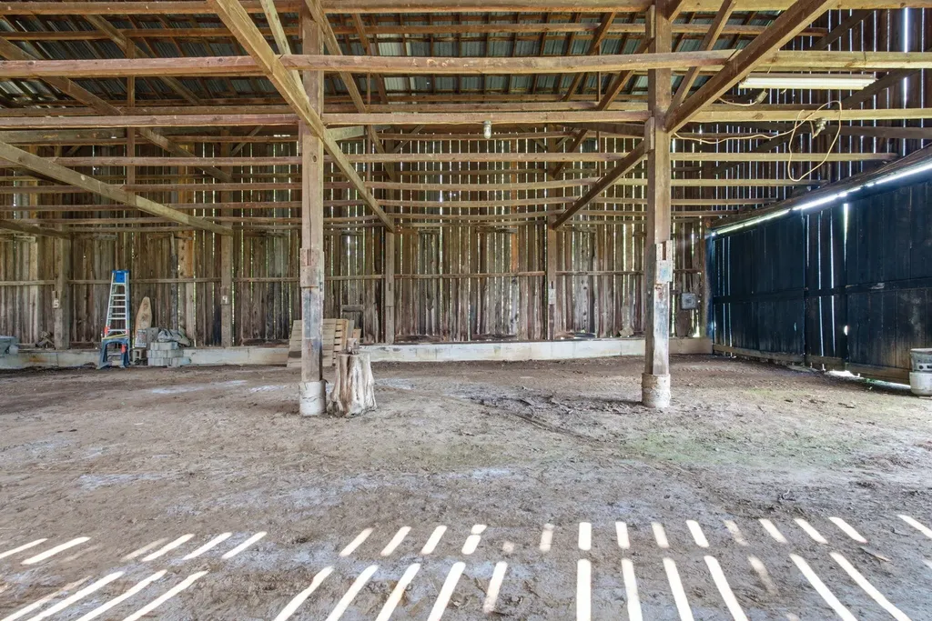 3551 Millersburg Ruddles Mill Road Paris KY 40361