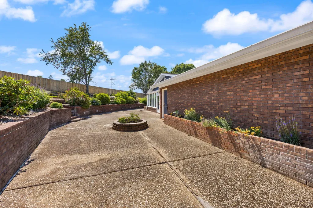 237 Hickory Avenue Somerset KY 42503