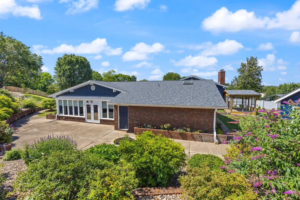 237 Hickory Avenue Somerset KY 42503