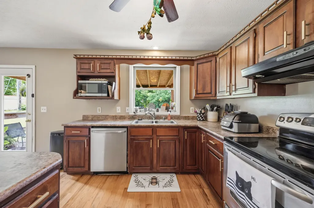 129 Carlton Court Richmond KY 40475