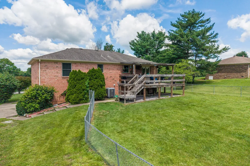 129 Carlton Court Richmond KY 40475