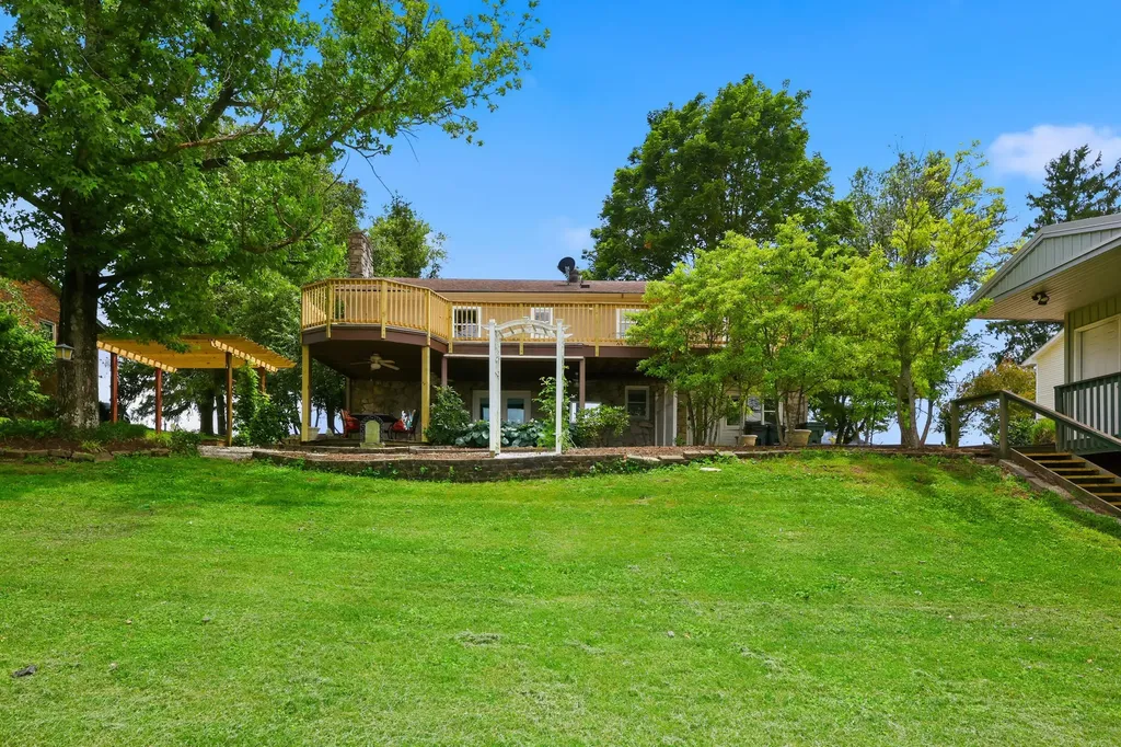 1868 Weisenberger Mill Road Midway KY 40347