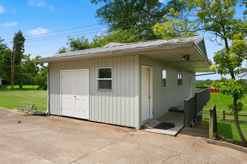 1868 Weisenberger Mill Road Midway KY 40347