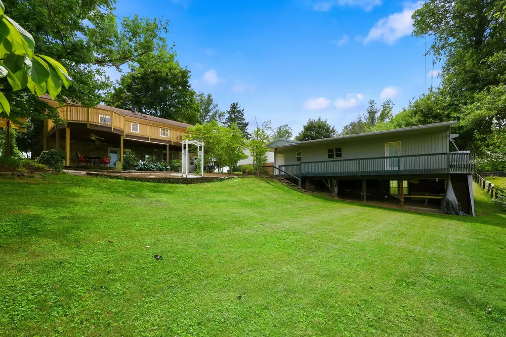 1868 Weisenberger Mill Road Midway KY 40347
