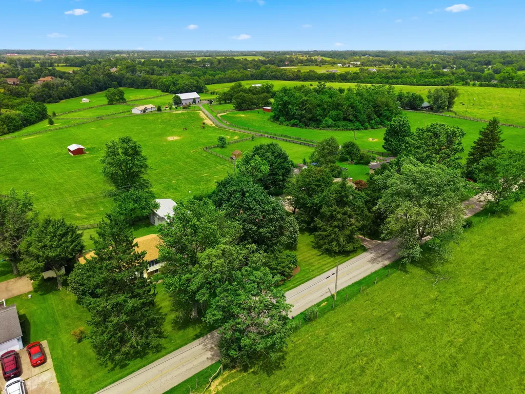 1868 Weisenberger Mill Road Midway KY 40347