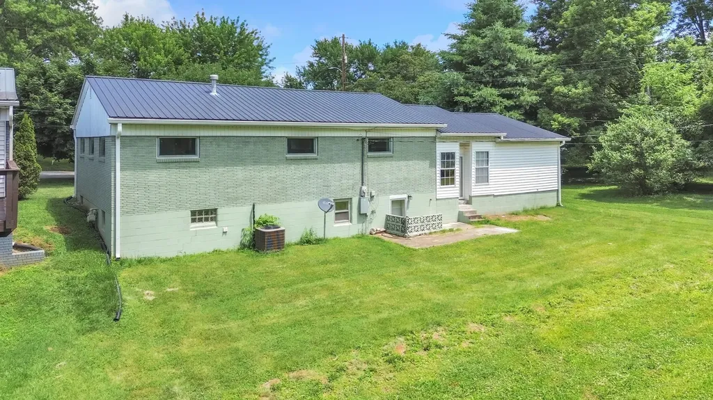 207 Kentucky Avenue Somerset KY 42501