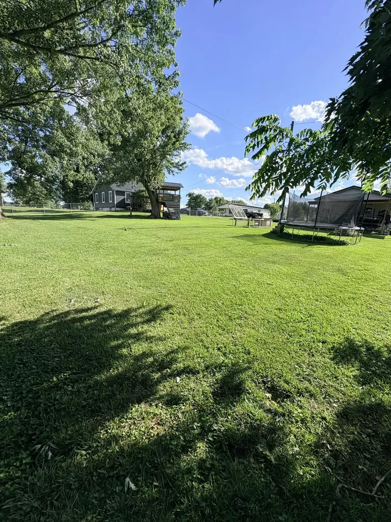 2016 Ky-10 Tollesboro KY 41189