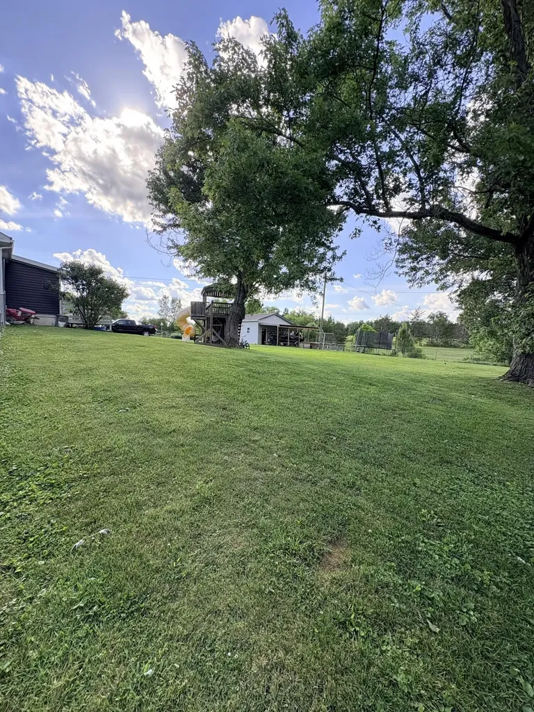 2016 Ky-10 Tollesboro KY 41189