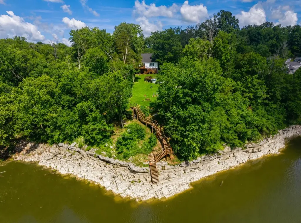 890 Gwinn Island Road Danville KY 40422