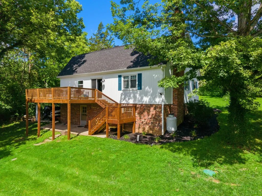 890 Gwinn Island Road Danville KY 40422