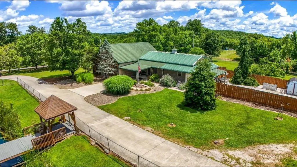 2619 County Farm Road London KY 40741